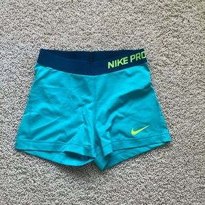 Mike Medium spandex shorts